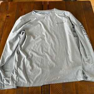 Vineyard Vines men’s medium gray long sleeve. Excellent condition. See photos